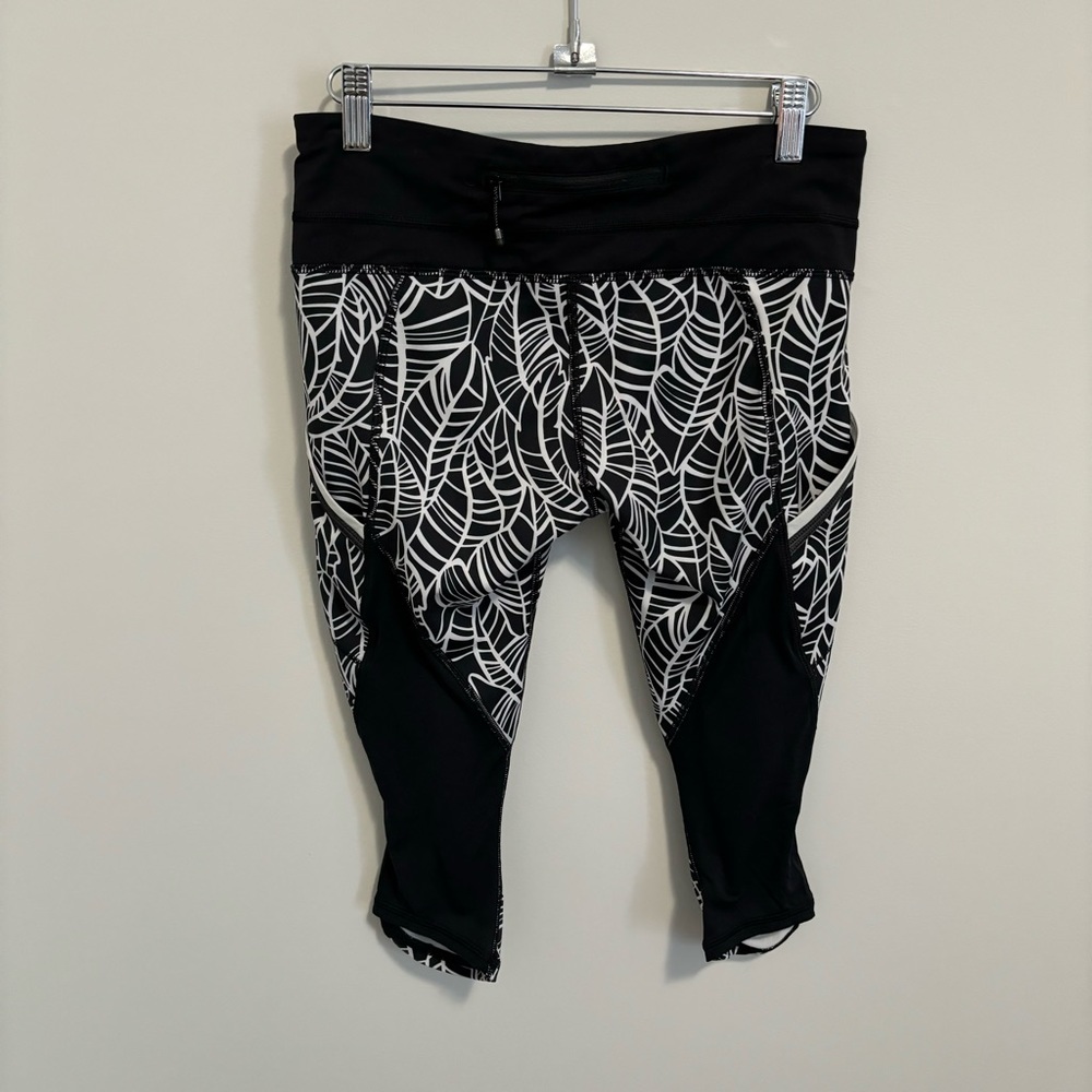 Lululemon Run A Marathon Crop II Pretty Palm Black Angel Wing Size 6 Running - Picture 10 of 13